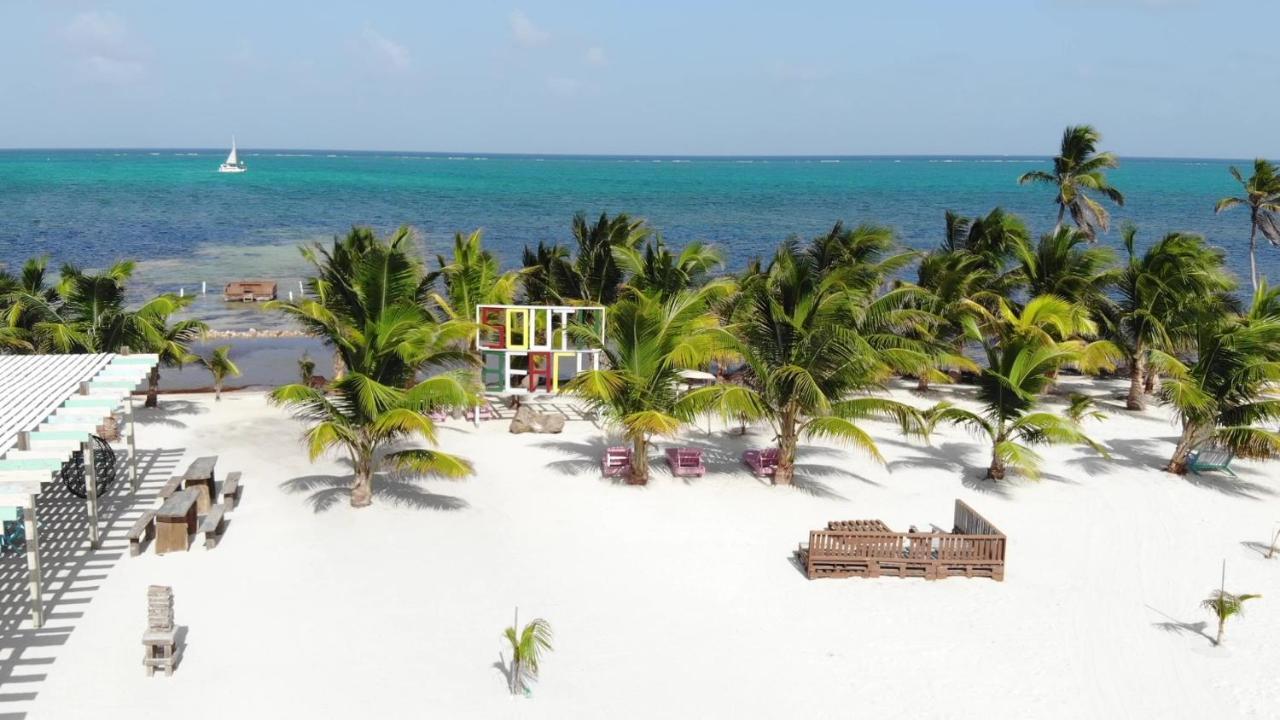 Royal Caribbean Resort San Pedro  Exteriér fotografie