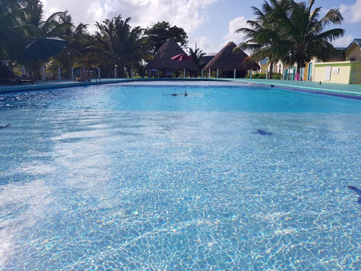 Royal Caribbean Resort San Pedro  Exteriér fotografie