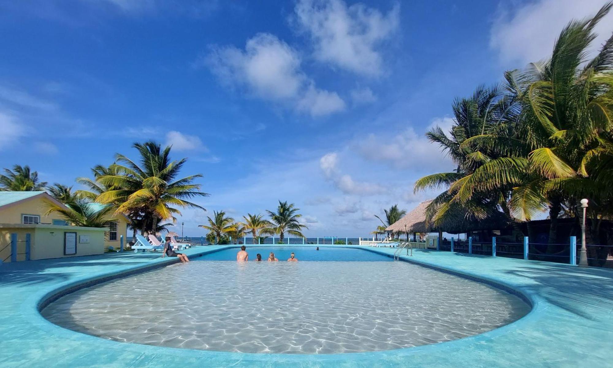 Royal Caribbean Resort San Pedro  Exteriér fotografie